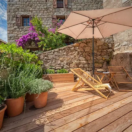 Penzion Dans Maison De Maitre